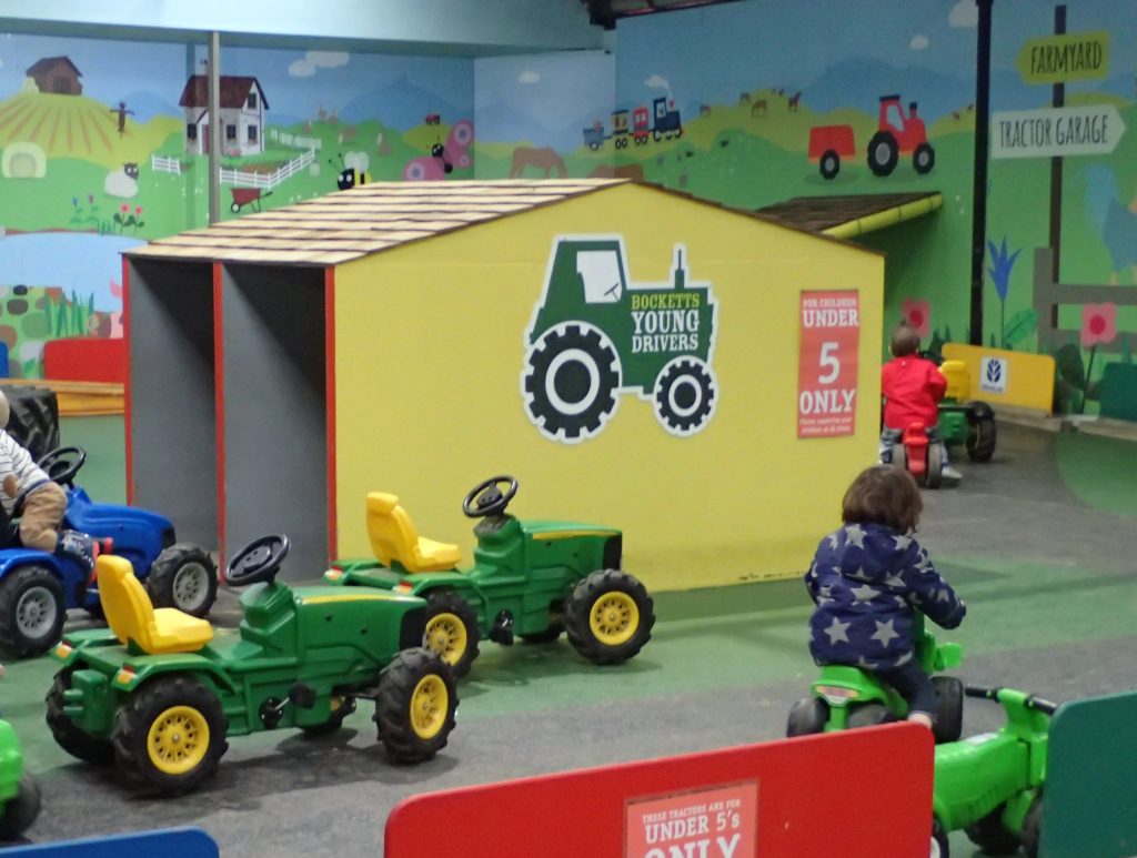 Bocketts Farm, Surrey Awaybies